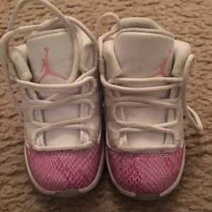 Toddler Jordan’s retro 11 low size 6c